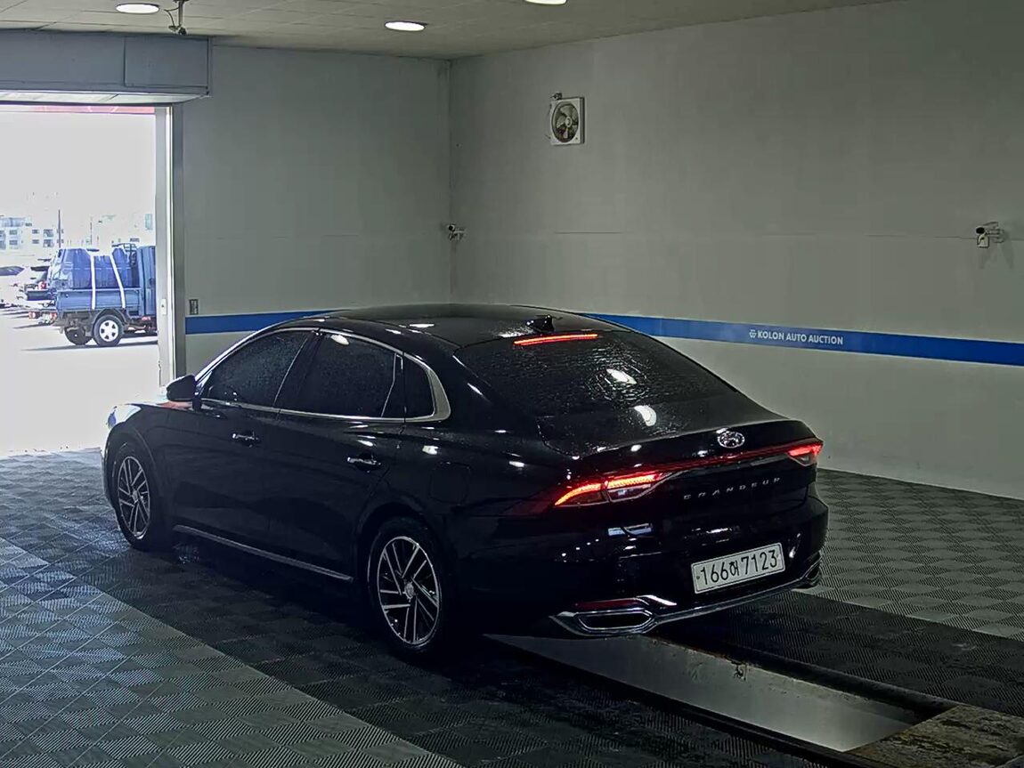 HYUNDAI THE NEW GRANDEUR IG GASOLINE 2.5 PREMIUM CHOICE 2020 - zdjęcie 6