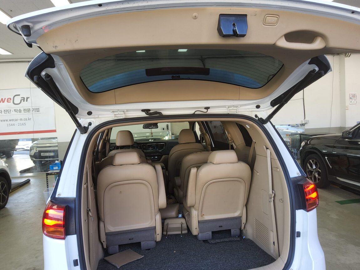 KIA THE NEW CARNIVAL 9-SEATER DIESEL NOBLESSE SPECIAL 2019 - zdjęcie 15