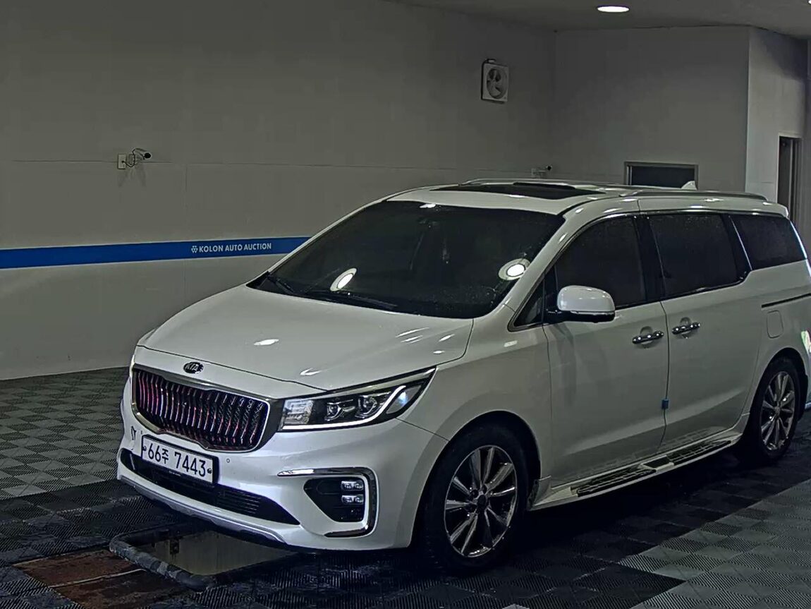 KIA THE NEW CARNIVAL 9-SEATER DIESEL NOBLESSE SPECIAL 2019 - zdjęcie 2