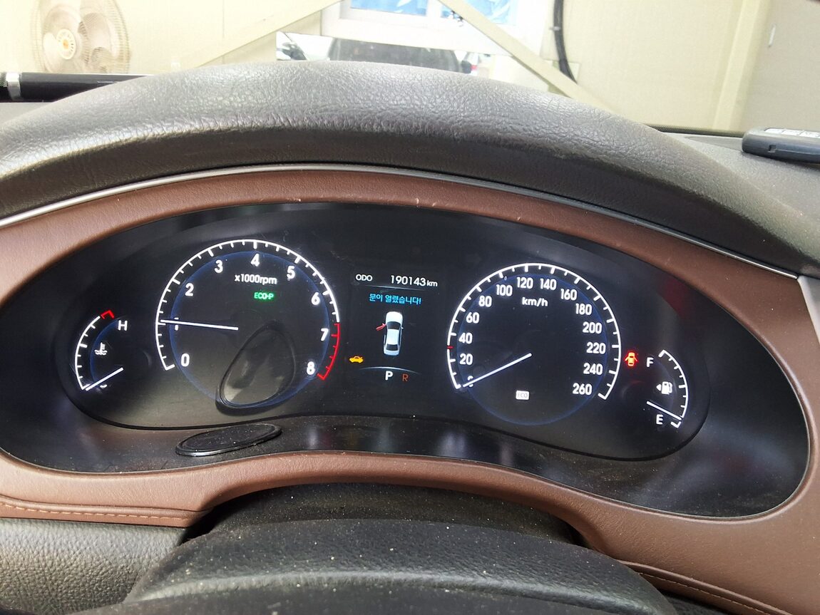 HYUNDAI GENESIS BH 330 LUXURY VIP PACK 2012 - zdjęcie 10