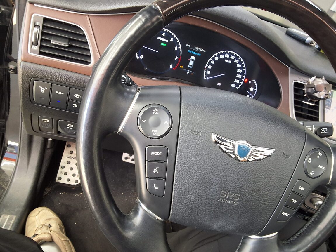 HYUNDAI GENESIS BH 330 LUXURY VIP PACK 2012 - zdjęcie 23