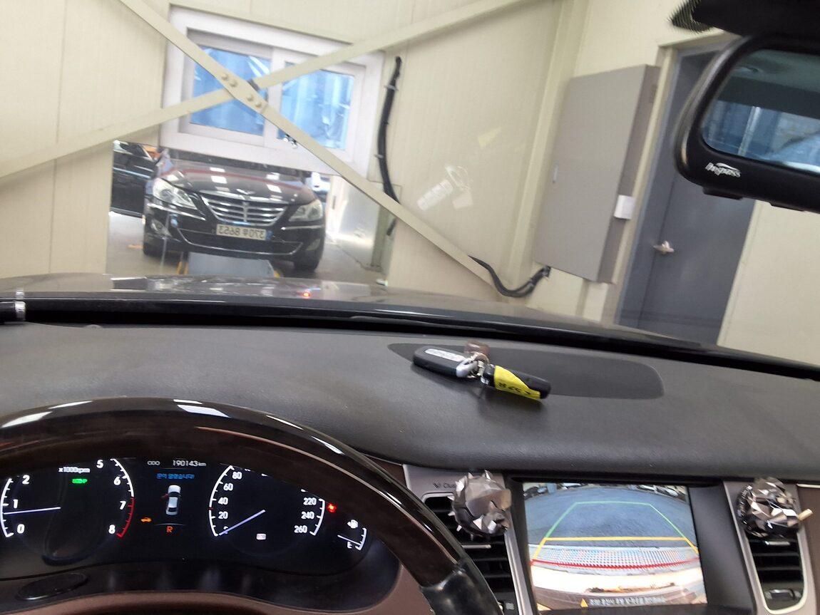 HYUNDAI GENESIS BH 330 LUXURY VIP PACK 2012 - zdjęcie 25