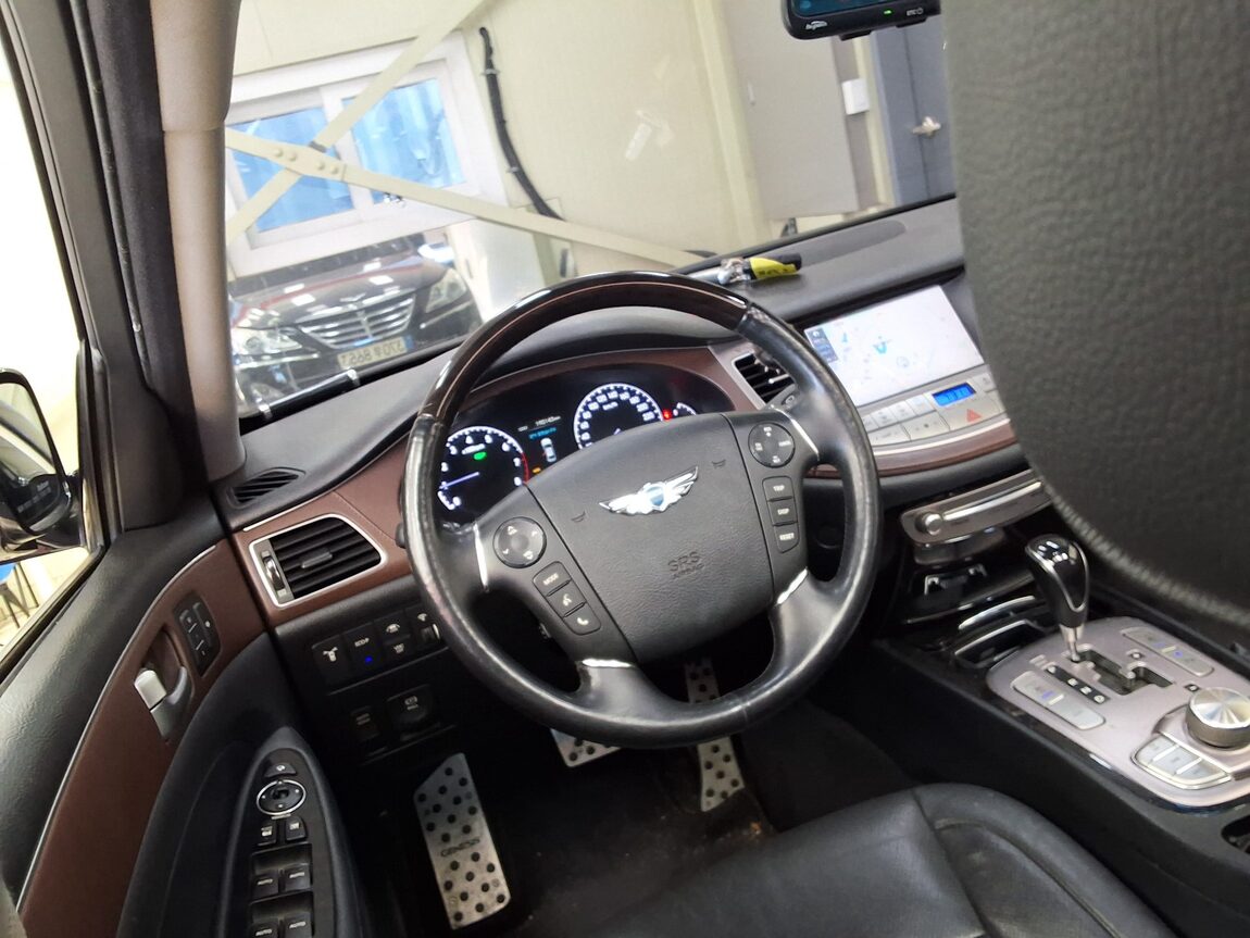 HYUNDAI GENESIS BH 330 LUXURY VIP PACK 2012 - zdjęcie 12