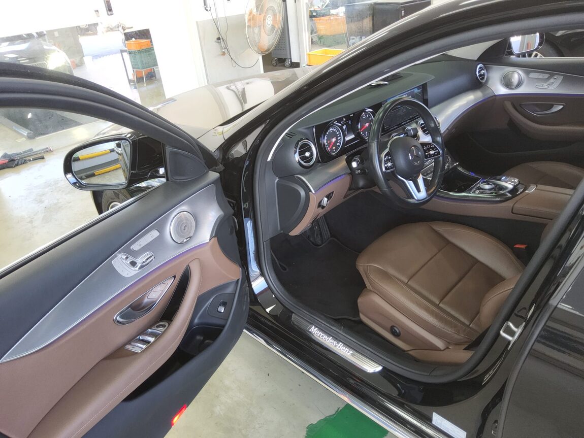 MERCEDES-BENZ E-CLASS (5TH GEN) E300 AVANTGARDE 2019 - zdjęcie 10