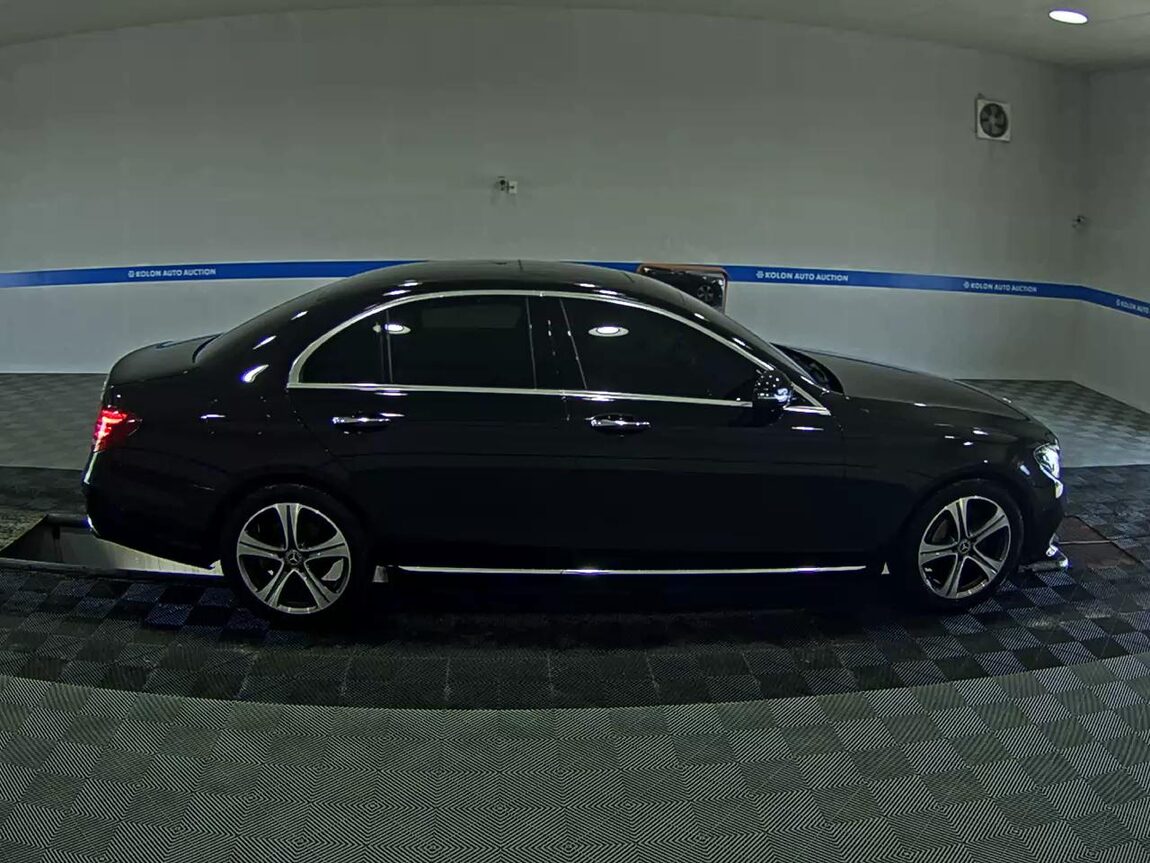 MERCEDES-BENZ E-CLASS (5TH GEN) E300 AVANTGARDE 2019 - zdjęcie 4