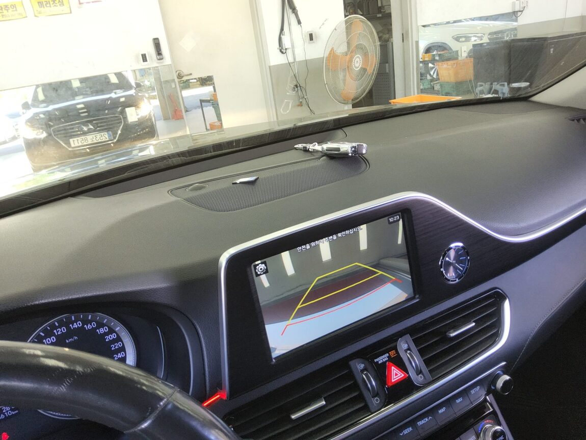 HYUNDAI GRANDEUR IG 3.0 GDi PREMIUM 2019 - zdjęcie 17