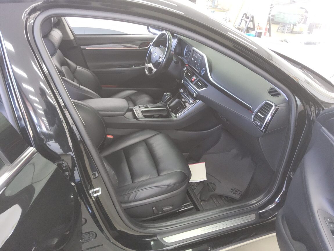 HYUNDAI GRANDEUR IG 3.0 GDi PREMIUM 2019 - zdjęcie 14