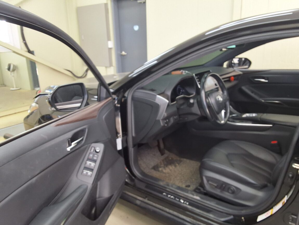 TOYOTA AVALON (5TH GEN) 2.5 HYBRID XLE 2019 - zdjęcie 11