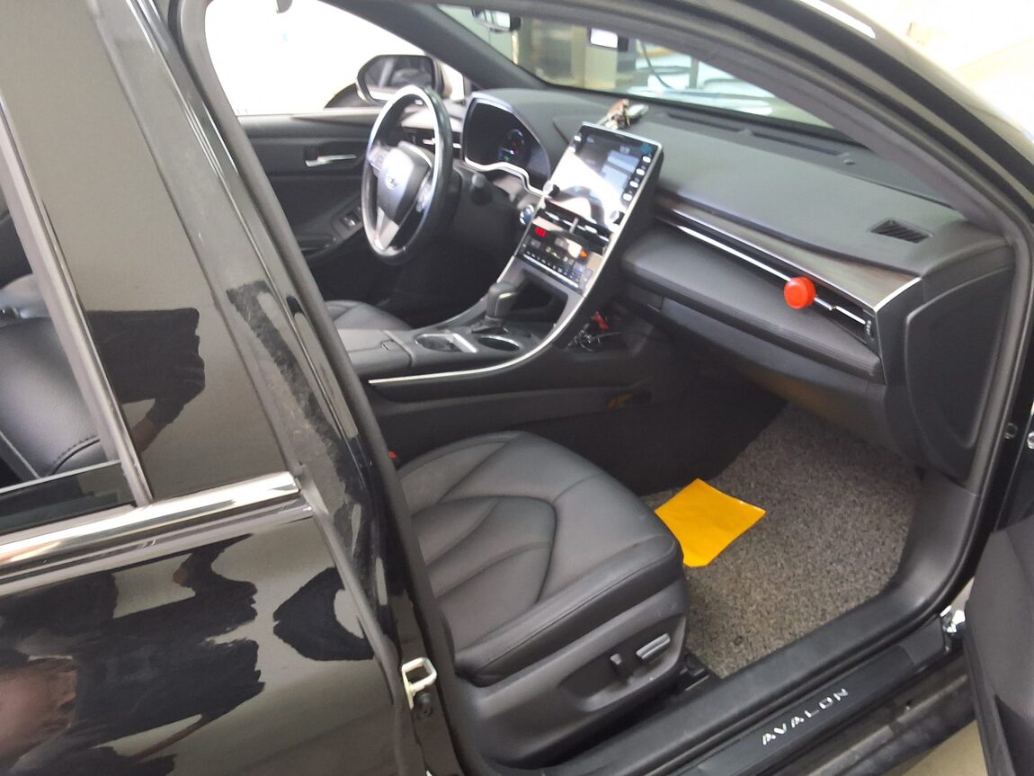 TOYOTA AVALON (5TH GEN) 2.5 HYBRID XLE 2019 - zdjęcie 15