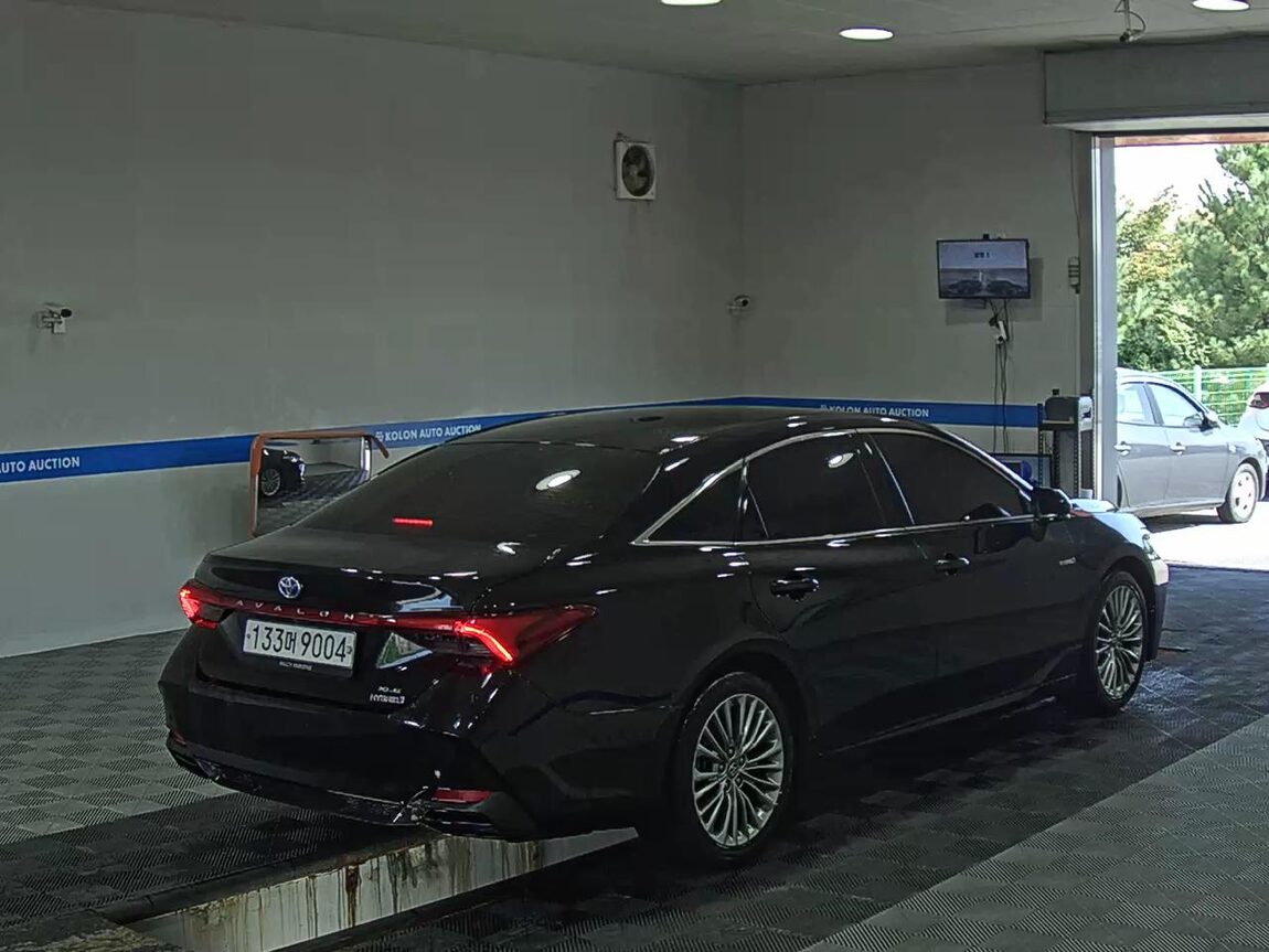 TOYOTA AVALON (5TH GEN) 2.5 HYBRID XLE 2019 - zdjęcie 5