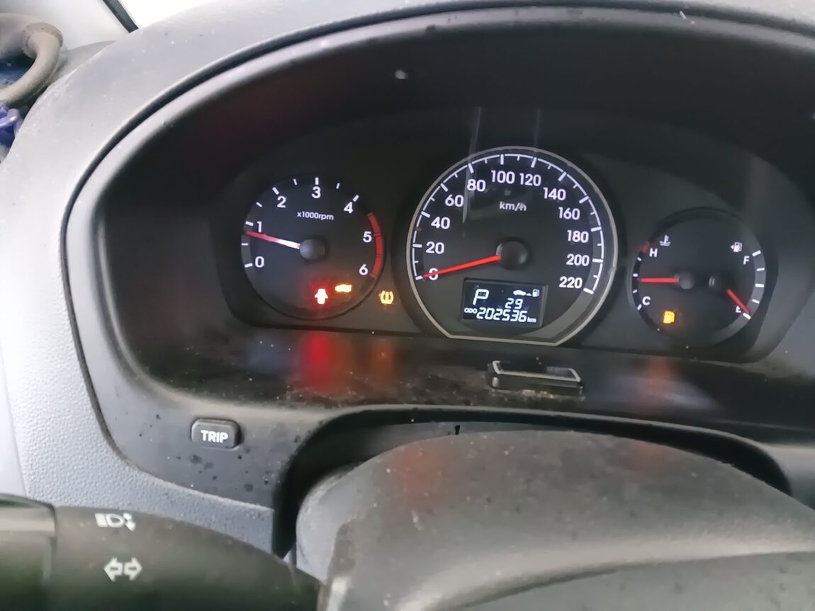 HYUNDAI GRAND STAREX 5-SEATER DIESEL VAN MODERN 2017 - zdjęcie 9