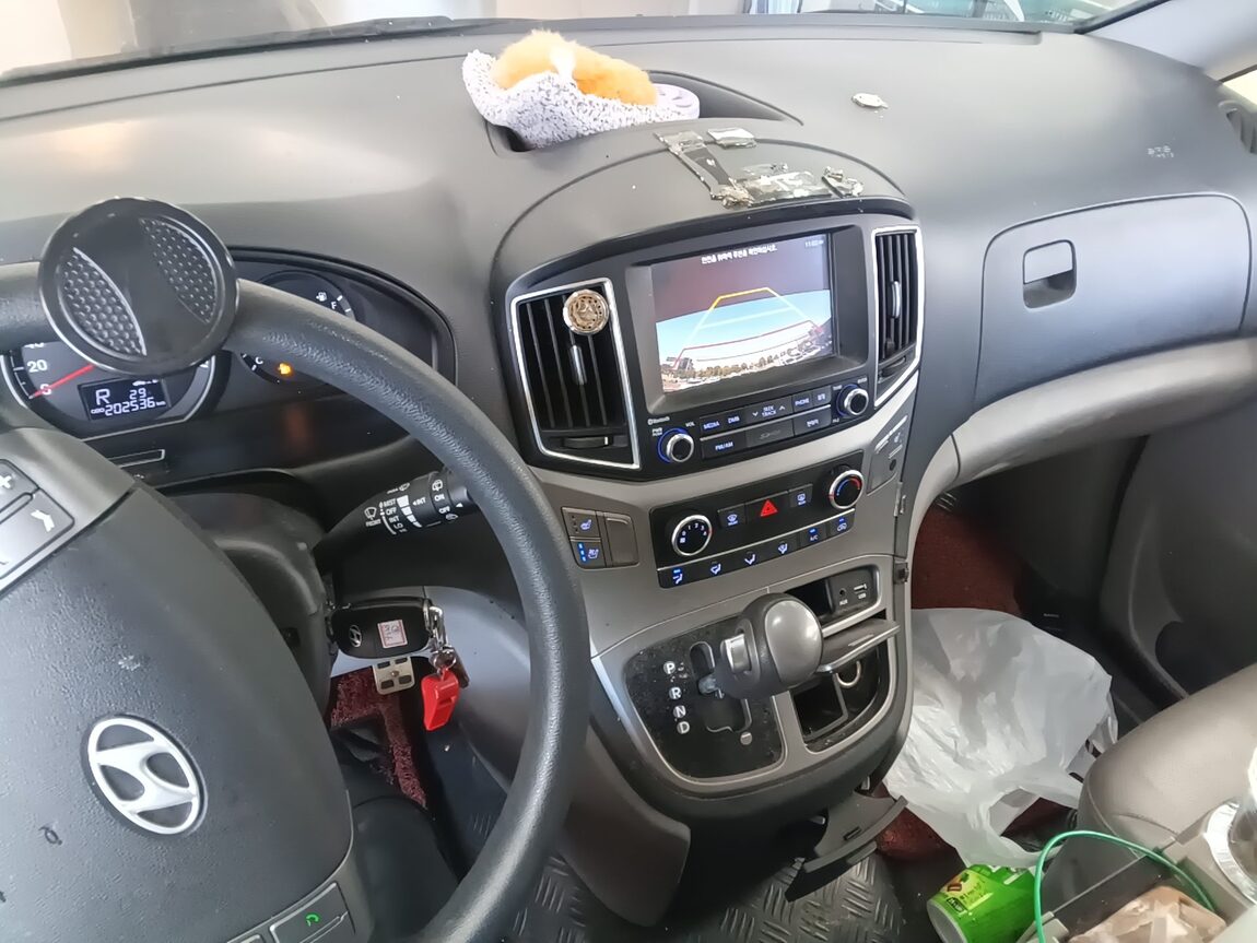 HYUNDAI GRAND STAREX 5-SEATER DIESEL VAN MODERN 2017 - zdjęcie 11
