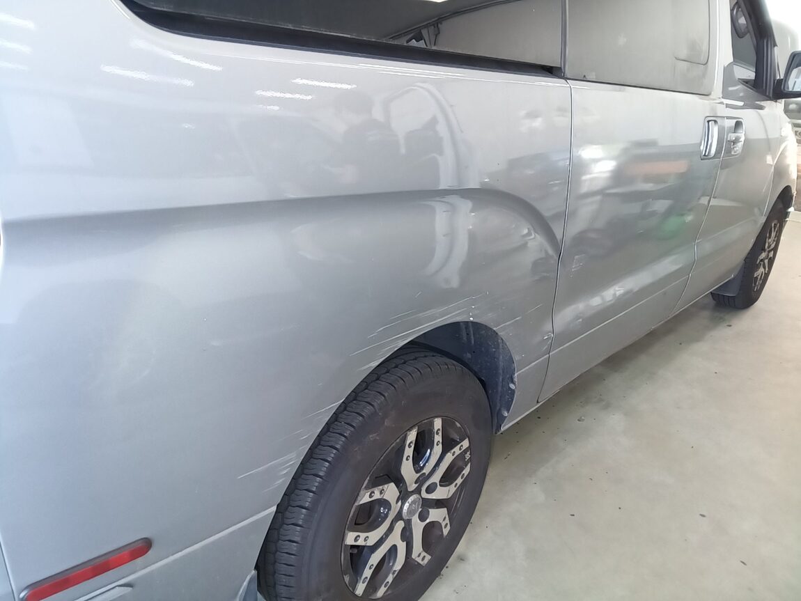 HYUNDAI GRAND STAREX 5-SEATER DIESEL VAN MODERN 2017 - zdjęcie 33