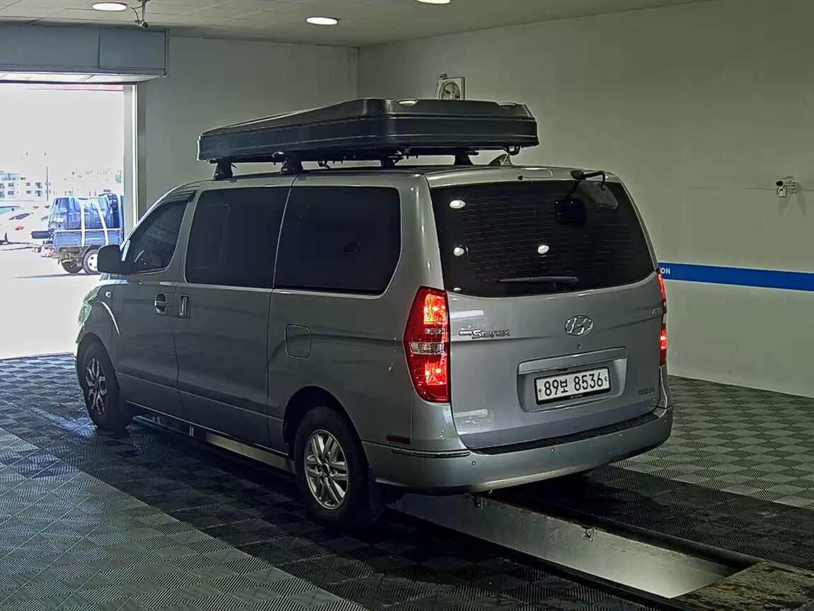 HYUNDAI GRAND STAREX 5-SEATER DIESEL VAN MODERN 2017 - zdjęcie 6