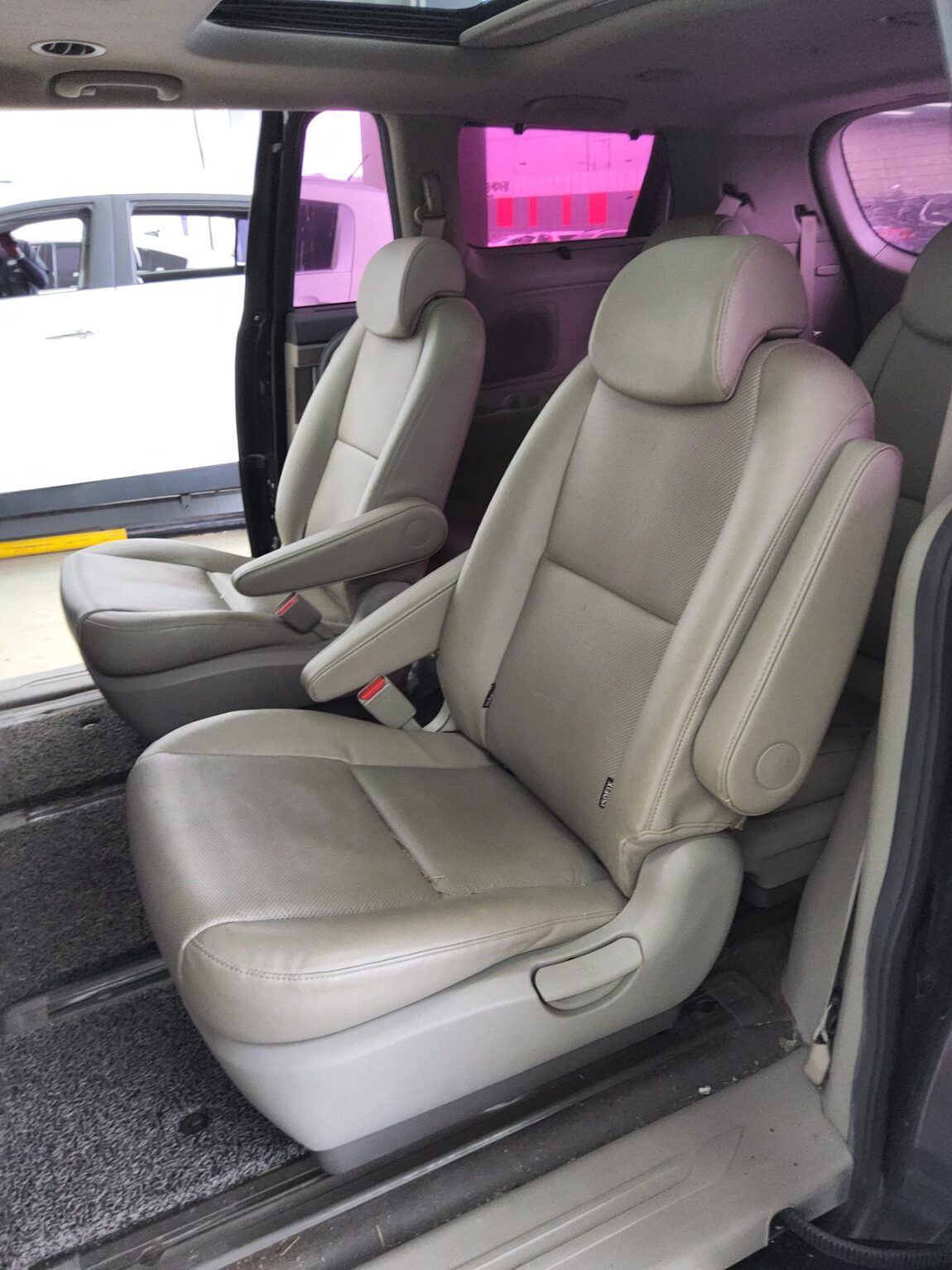 KIA ALL NEW CARNIVAL 9-SEATER DIESEL PRESTIGE 2016 - zdjęcie 12