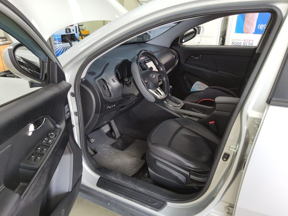 KIA SPORTAGE R DIESEL R2.0 2WD TLX LUXURY MODEL 2011 - zdjęcie 10