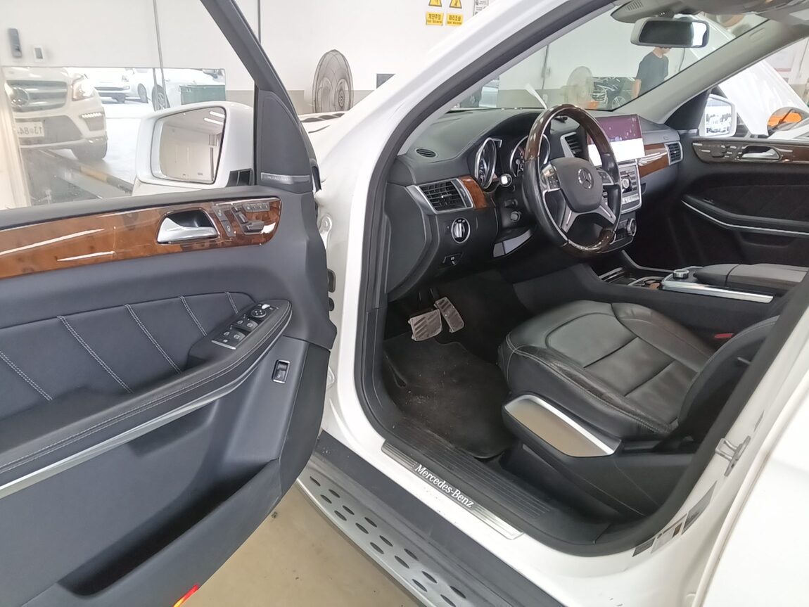MERCEDES-BENZ GL-CLASS (2ND GEN) GL550 4MATIC 2015 - zdjęcie 10