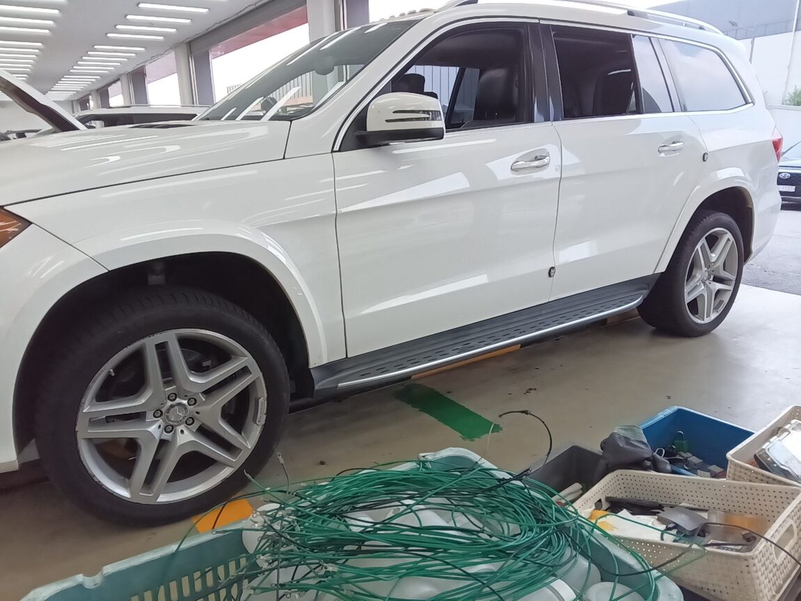 MERCEDES-BENZ GL-CLASS (2ND GEN) GL550 4MATIC 2015 - zdjęcie 20