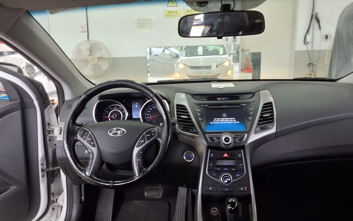 HYUNDAI THE NEW AVANTE MD 1.6 GDi MODERN 2015 - zdjęcie 11