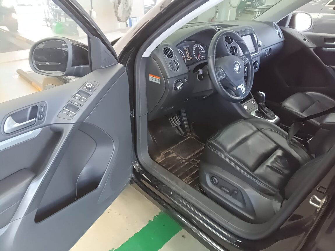 VOLKSWAGEN TIGUAN 2.0 TDI BLUEMOTION 2015 - zdjęcie 10