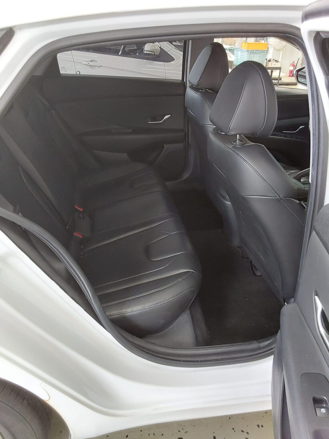 HYUNDAI AVANTE (CN7) 1.6 GASOLINE MODERN 2022 - zdjęcie 13