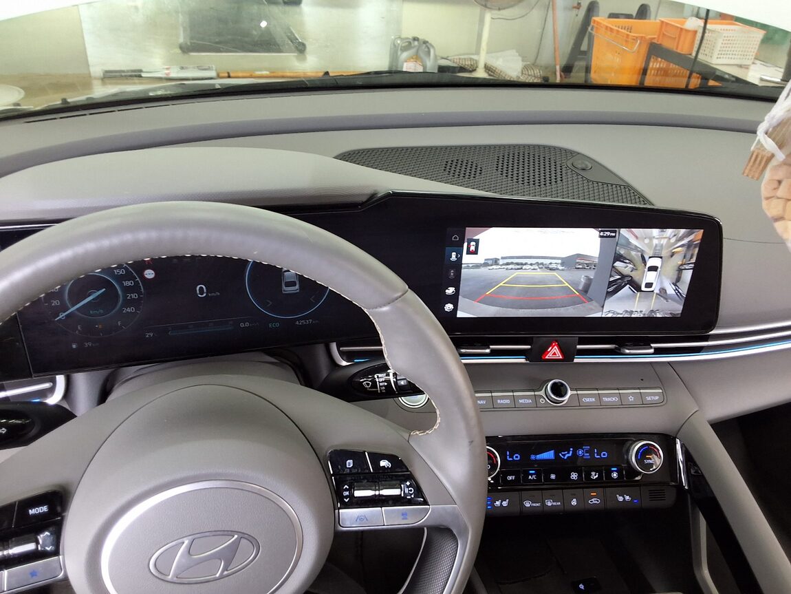 HYUNDAI THE NEW AVANTE (CN7) GASOLINE 1.6 INSPIRATION 2024 - zdjęcie 20