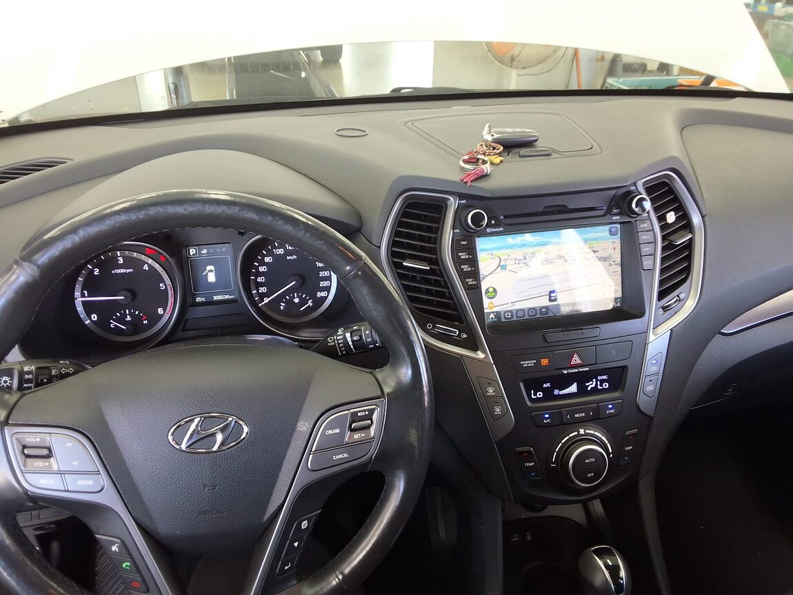 HYUNDAI SANTA FE THE PRIME DIESEL R2.0 2WD PREMIUM 2016 - zdjęcie 17