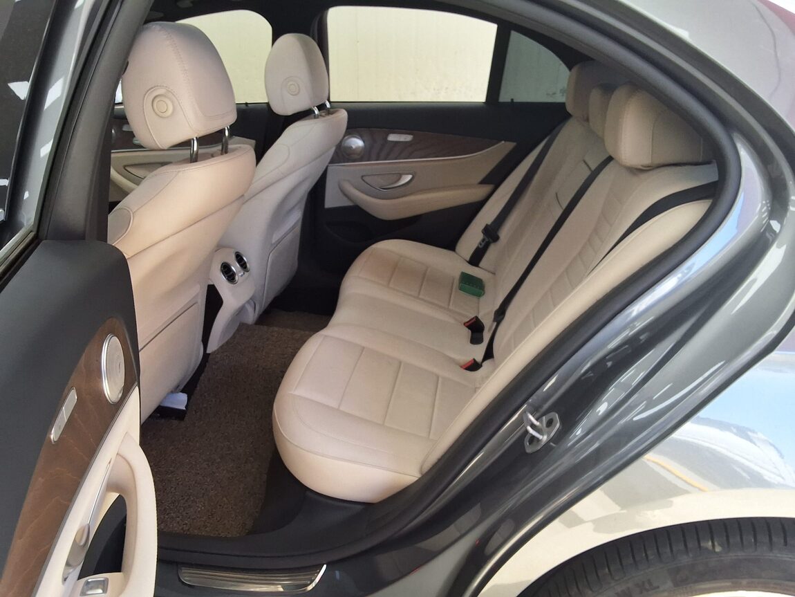 MERCEDES-BENZ E-CLASS (5TH GEN) E250 EXCLUSIVE 2022 - zdjęcie 13