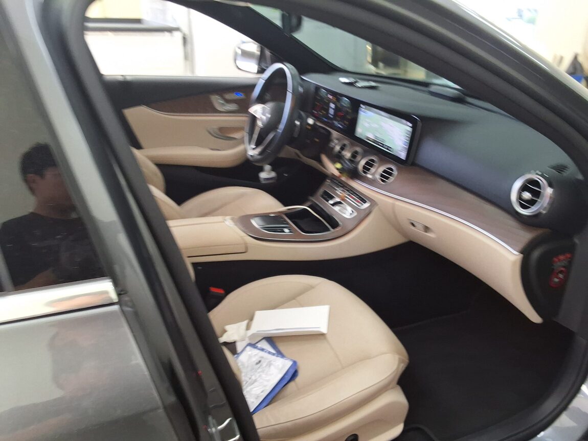 MERCEDES-BENZ E-CLASS (5TH GEN) E250 EXCLUSIVE 2022 - zdjęcie 15