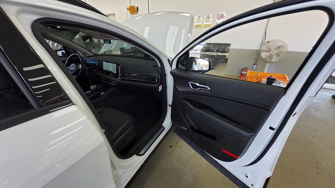 KIA THE ALL NEW SPORTAGE HYBRID 1.6 HEV SIGNATURE GRAVITY 2023 - zdjęcie 14
