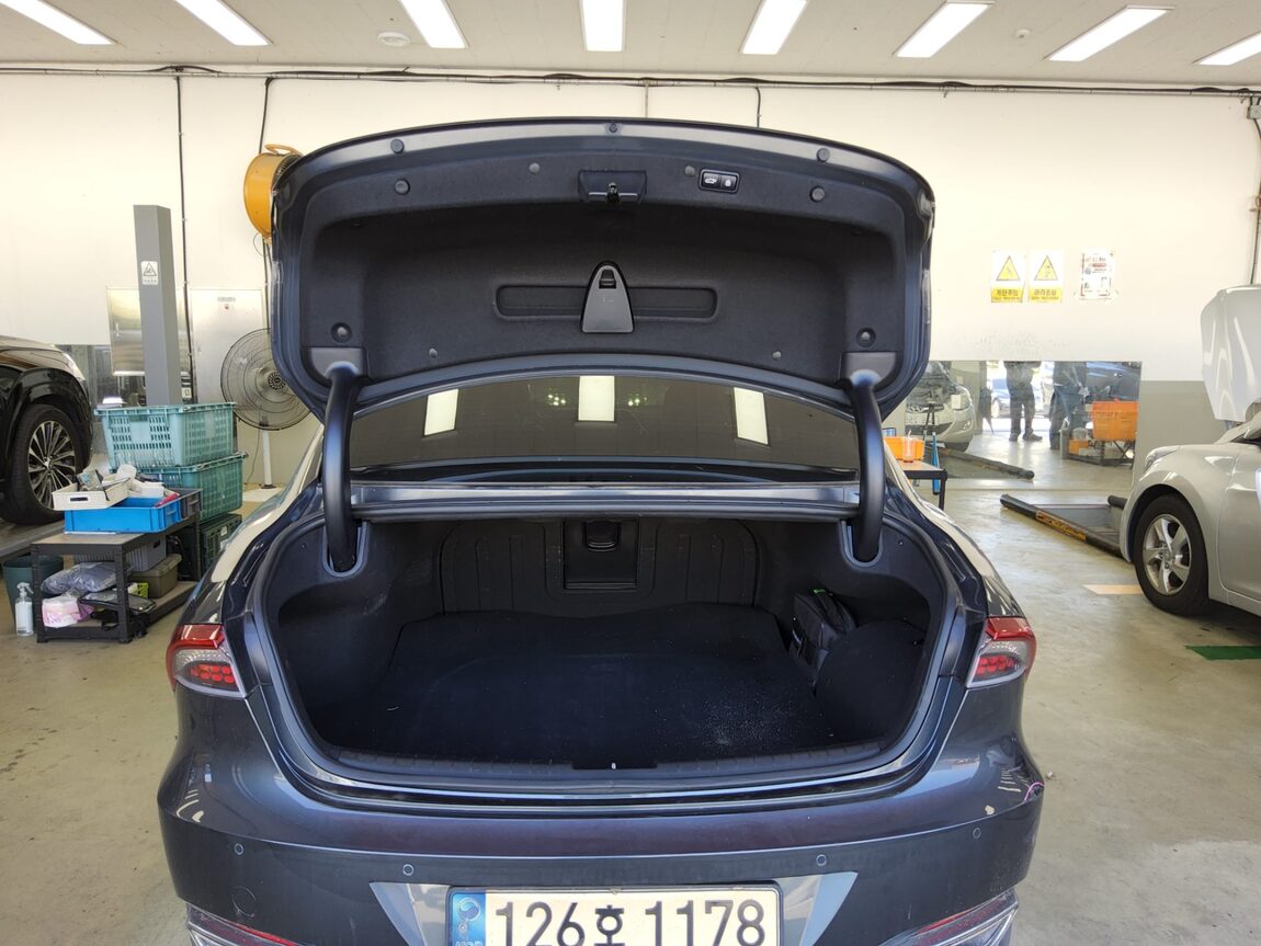 HYUNDAI THE NEW GRANDEUR IG HYBRID 2.4 HEV EXCLUSIVE 2022 - zdjęcie 15