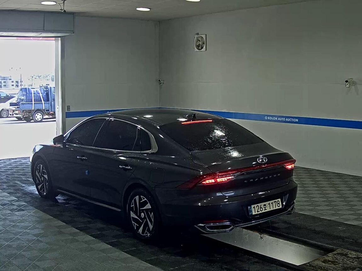 HYUNDAI THE NEW GRANDEUR IG HYBRID 2.4 HEV EXCLUSIVE 2022 - zdjęcie 6