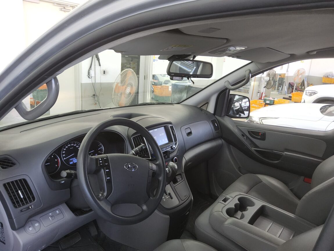 HYUNDAI GRAND STAREX 3-SEATER DIESEL VAN SMART 2018 - zdjęcie 11