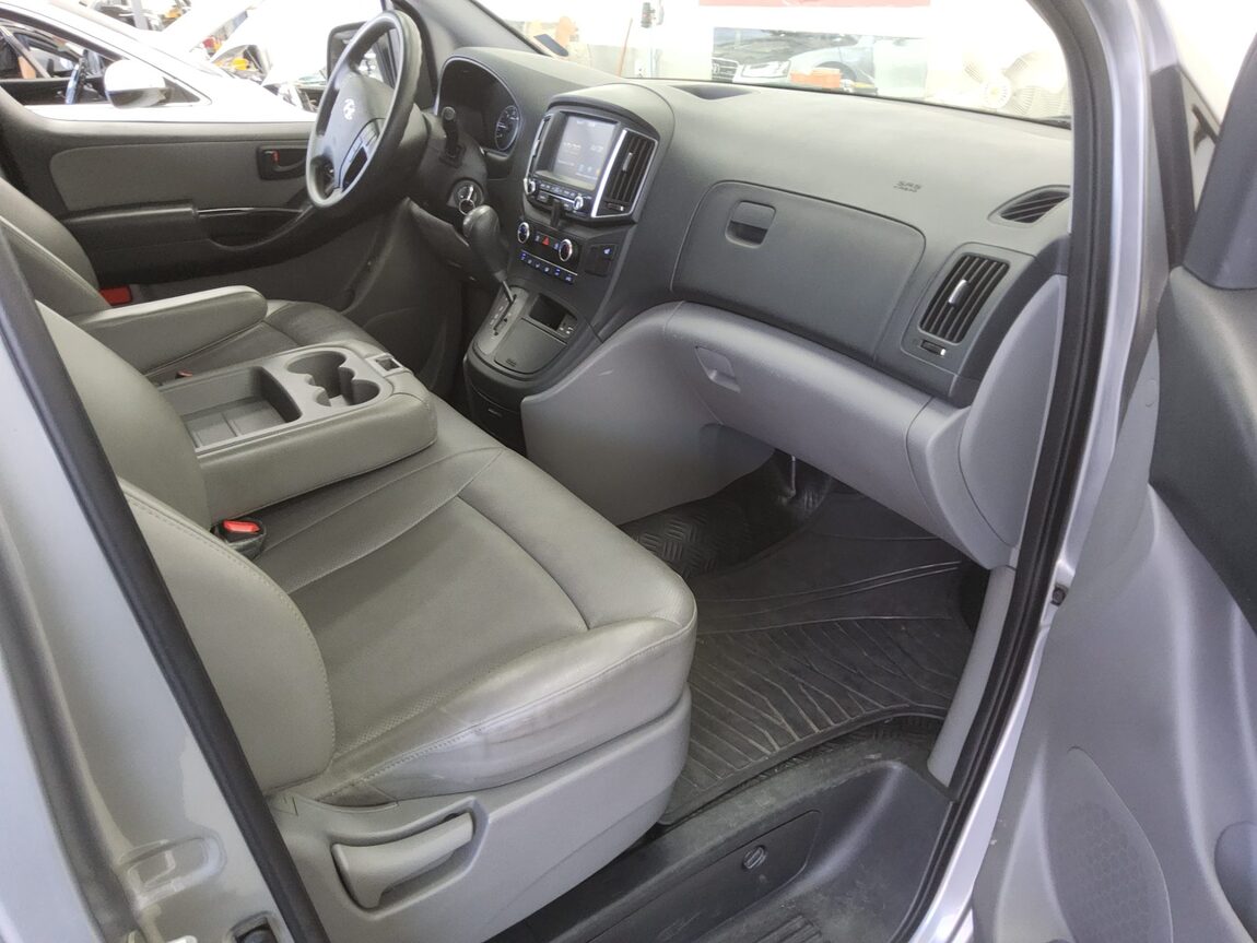 HYUNDAI GRAND STAREX 3-SEATER DIESEL VAN SMART 2018 - zdjęcie 14