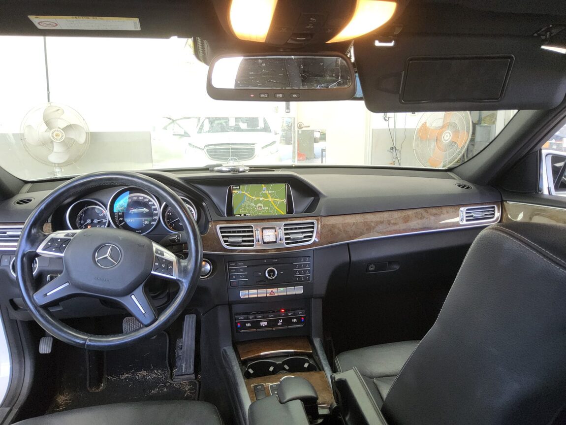 MERCEDES-BENZ E-CLASS (4TH GEN) E300 ELEGANCE 2016 - zdjęcie 11