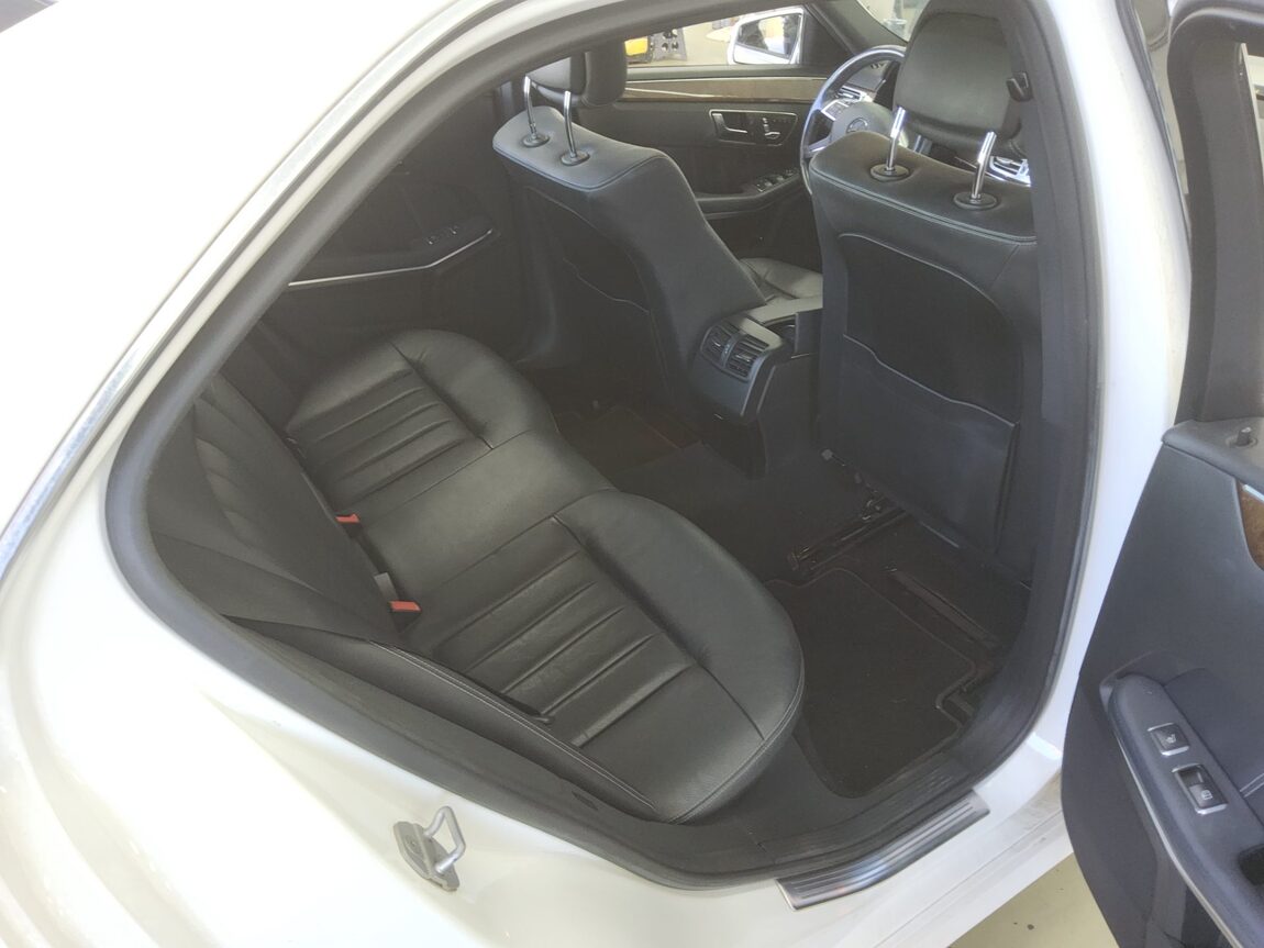 MERCEDES-BENZ E-CLASS (4TH GEN) E300 ELEGANCE 2016 - zdjęcie 13