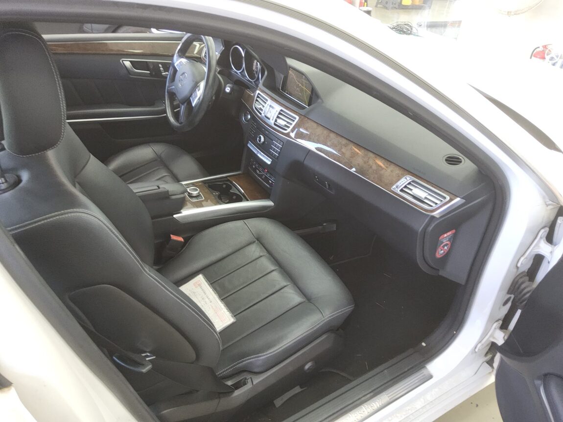MERCEDES-BENZ E-CLASS (4TH GEN) E300 ELEGANCE 2016 - zdjęcie 14
