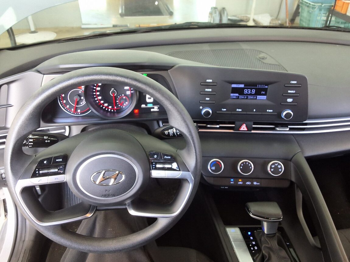 HYUNDAI AVANTE (CN7) 1.6 GASOLINE SMART 2021 - zdjęcie 17