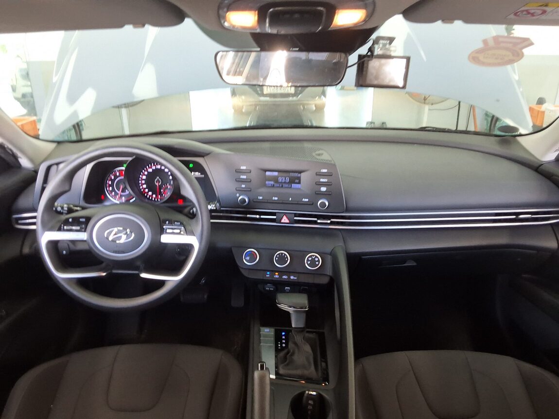 HYUNDAI AVANTE (CN7) 1.6 GASOLINE SMART 2021 - zdjęcie 11