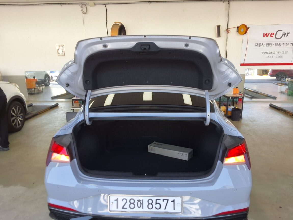 HYUNDAI AVANTE (CN7) 1.6 GASOLINE SMART 2021 - zdjęcie 15