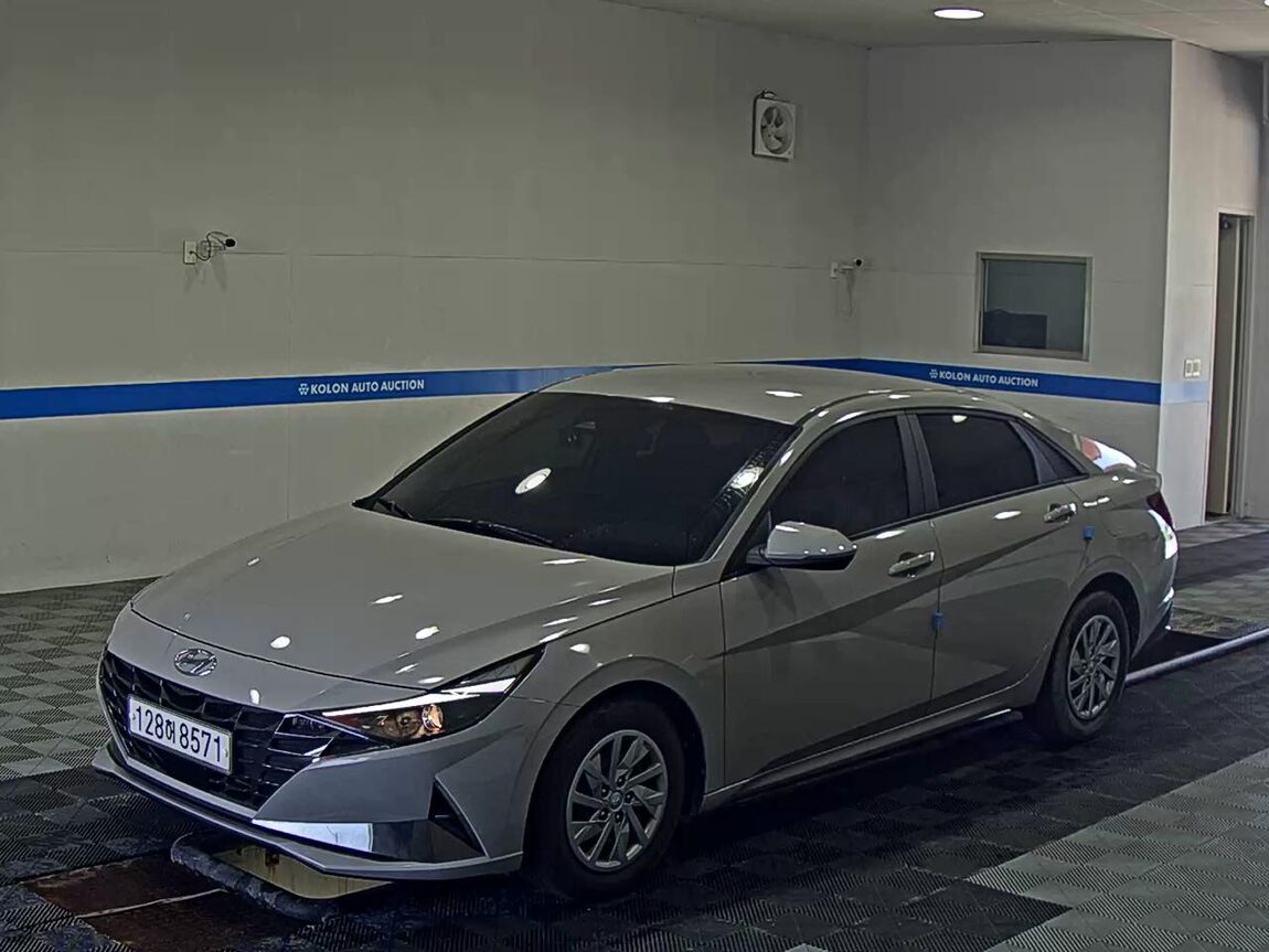 HYUNDAI AVANTE (CN7) 1.6 GASOLINE SMART 2021 - zdjęcie 2