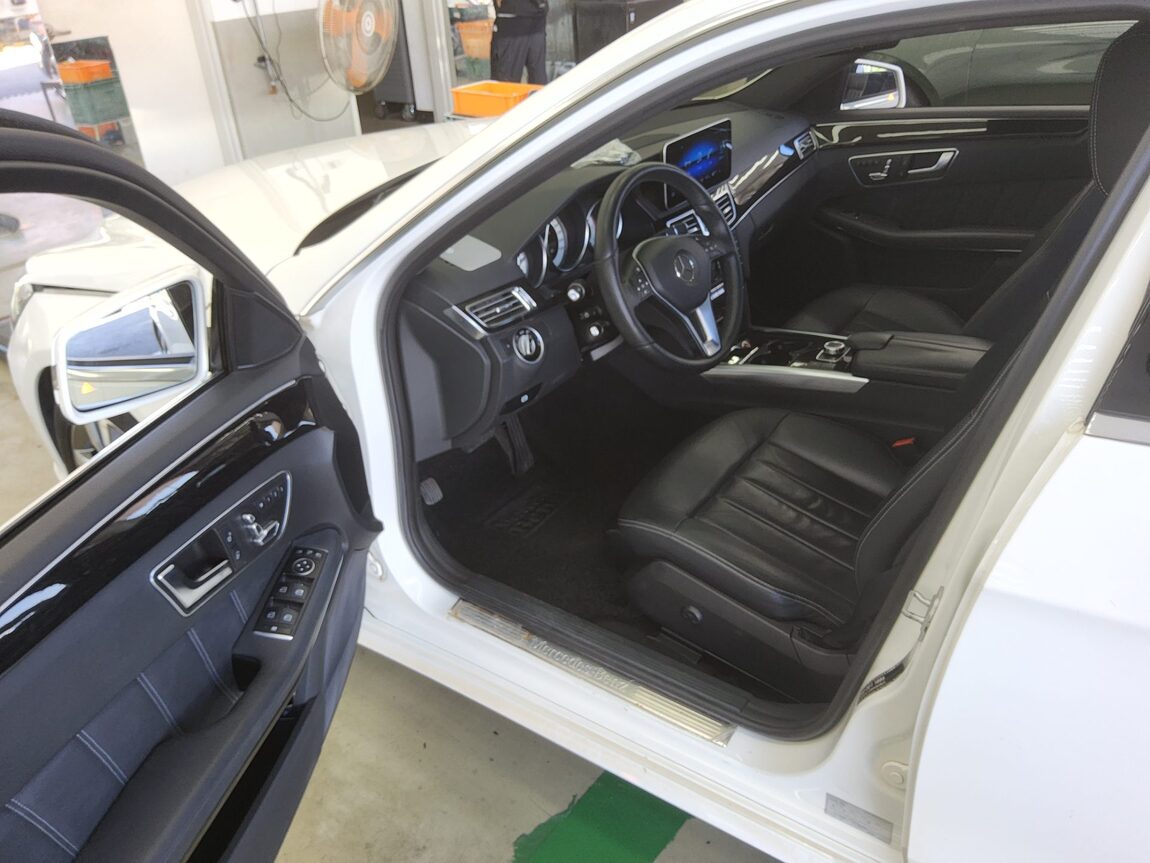 MERCEDES-BENZ E-CLASS (4TH GEN) E220 CDI AVANTGARDE 2016 - zdjęcie 10