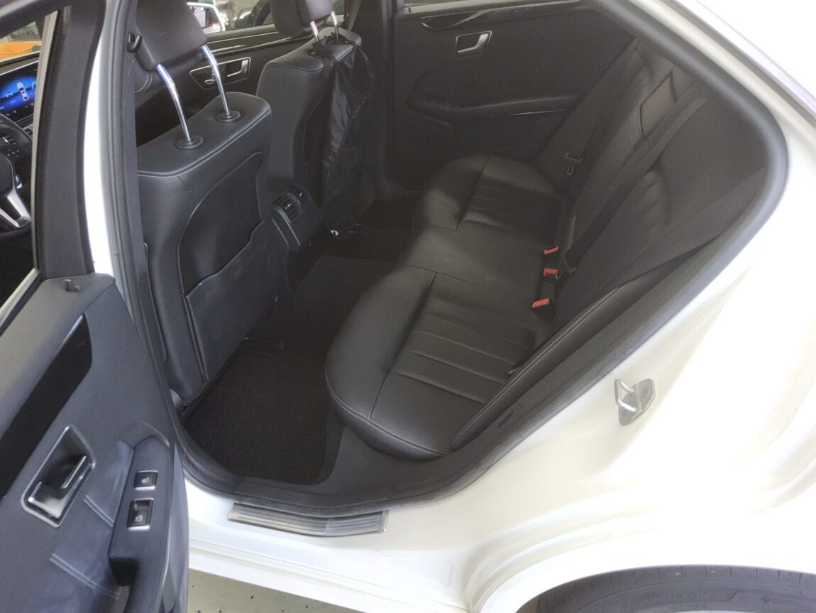 MERCEDES-BENZ E-CLASS (4TH GEN) E220 CDI AVANTGARDE 2016 - zdjęcie 12