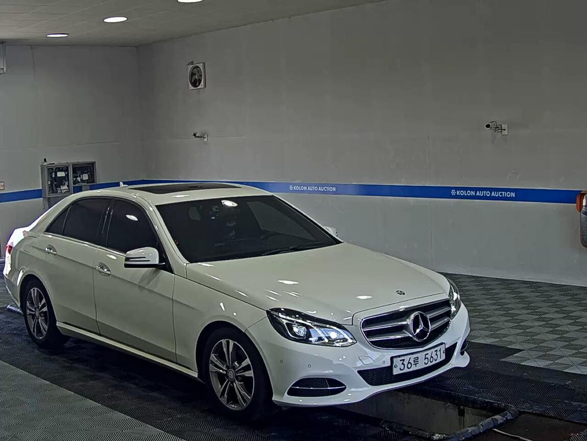 MERCEDES-BENZ E-CLASS (4TH GEN) E220 CDI AVANTGARDE 2016 - zdjęcie 3