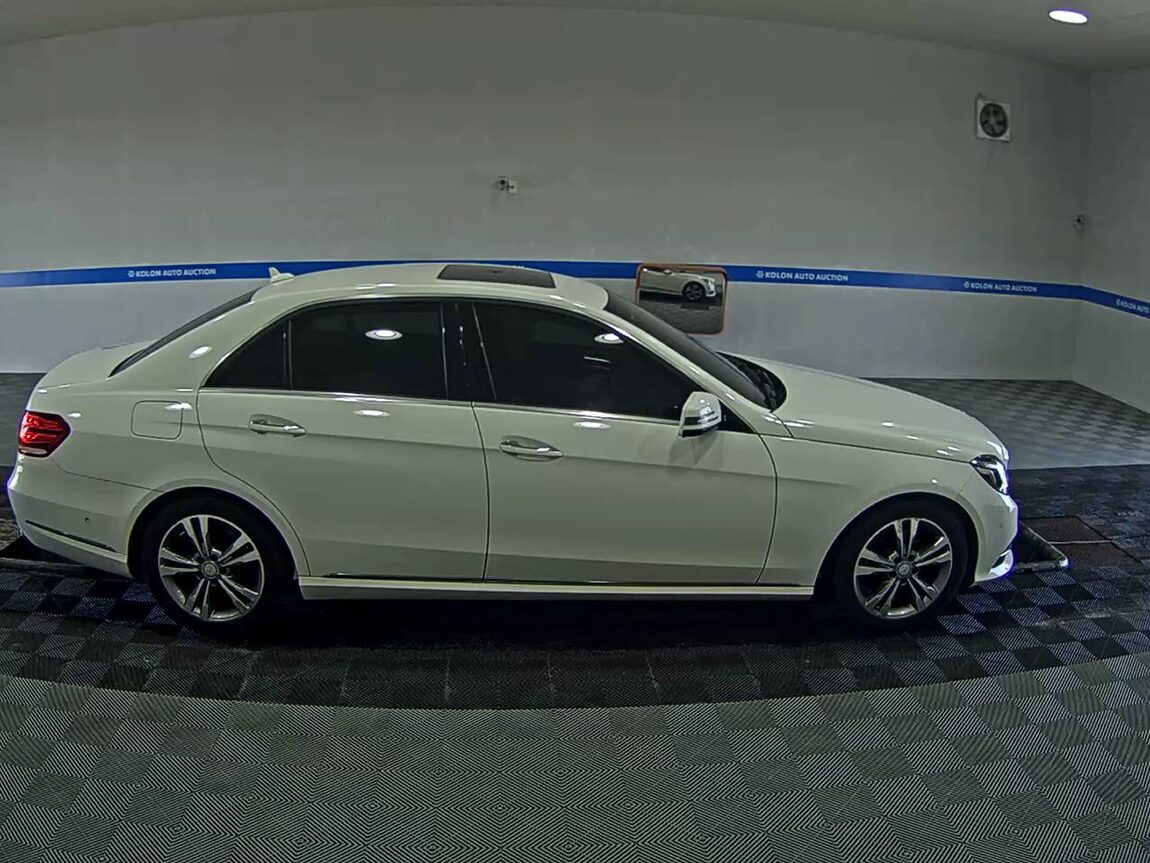 MERCEDES-BENZ E-CLASS (4TH GEN) E220 CDI AVANTGARDE 2016 - zdjęcie 4