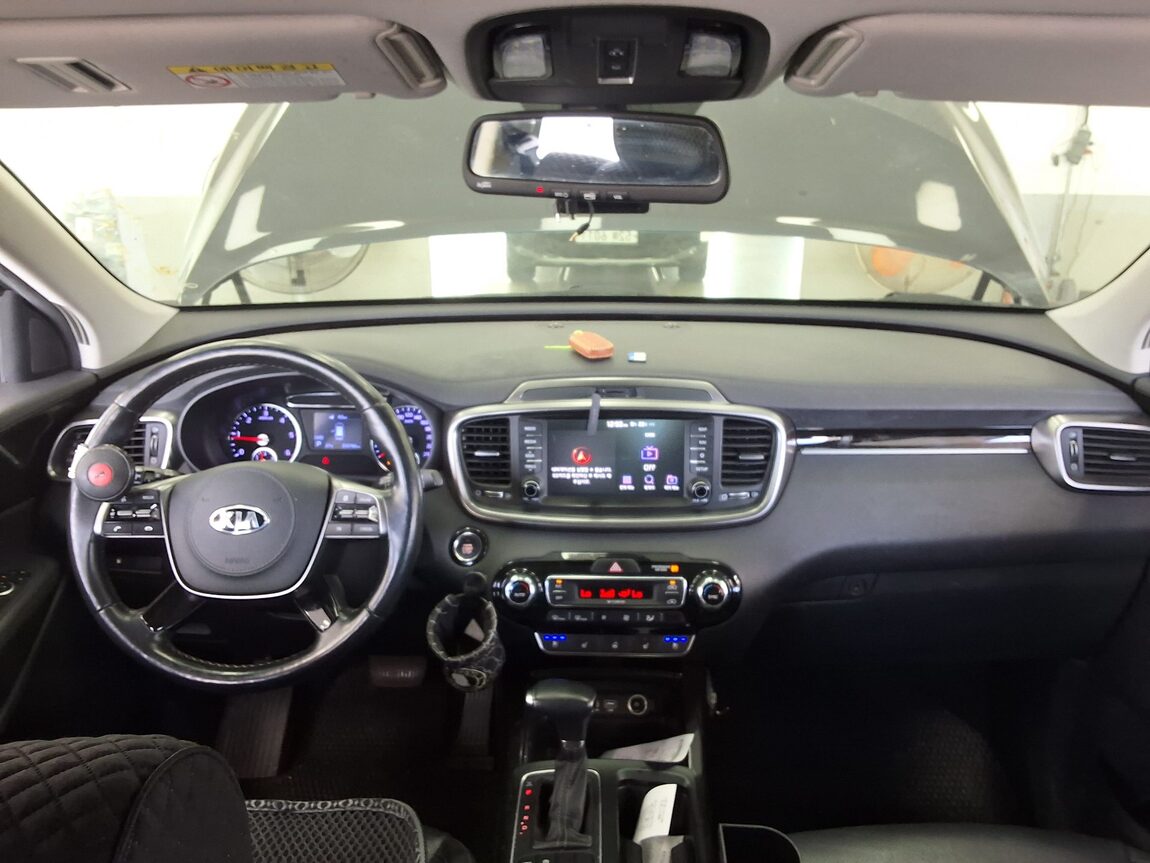 KIA THE NEW SORENTO DIESEL R2.0 2WD PRESTIGE 2018 - zdjęcie 11