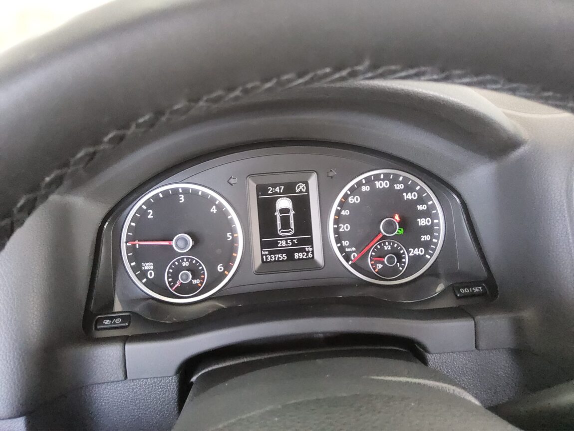 VOLKSWAGEN TIGUAN 2.0 TDI BLUEMOTION COMFORT 2014 - zdjęcie 9
