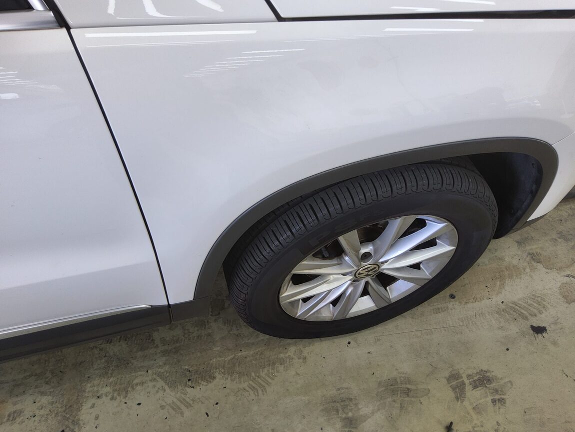 VOLKSWAGEN TIGUAN 2.0 TDI BLUEMOTION COMFORT 2014 - zdjęcie 21
