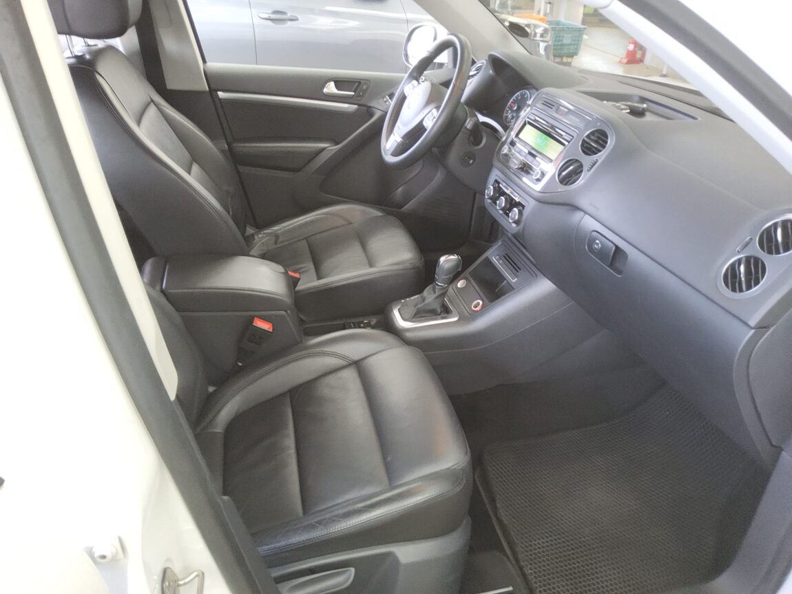VOLKSWAGEN TIGUAN 2.0 TDI BLUEMOTION COMFORT 2014 - zdjęcie 14