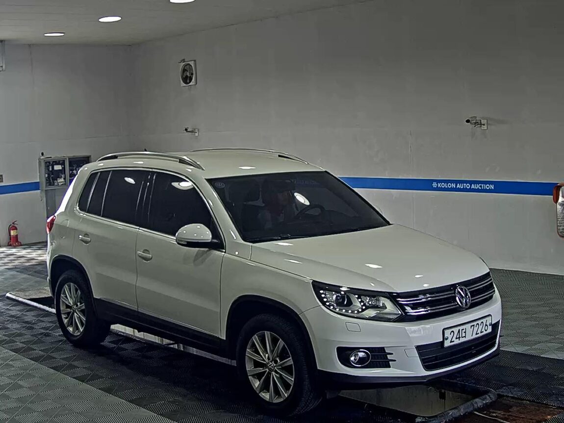 VOLKSWAGEN TIGUAN 2.0 TDI BLUEMOTION COMFORT 2014 - zdjęcie 3